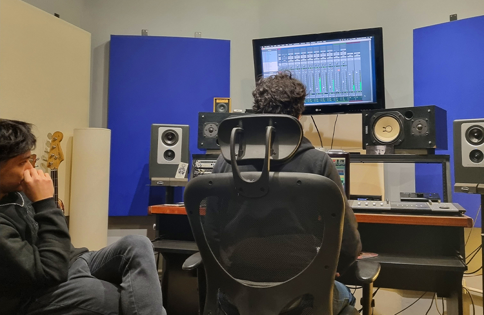 foto de los productores de Carpir el dia de la grabacion de baterias